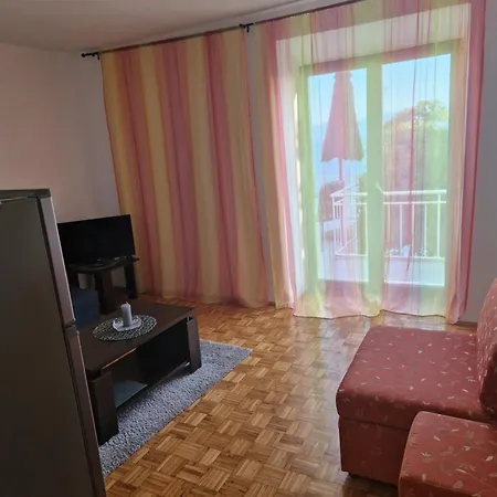 U Ante Lägenhet *